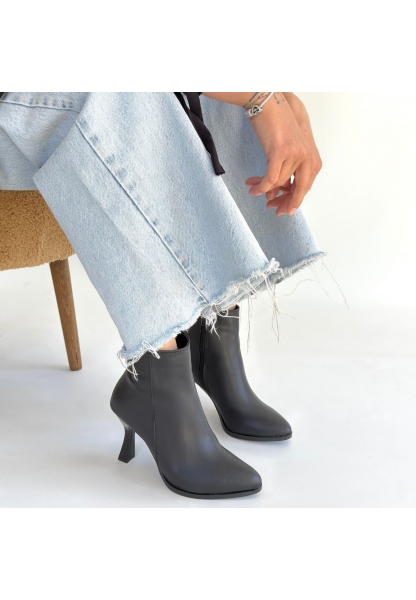 Mişha Siyah Cilt Topuklu Bot